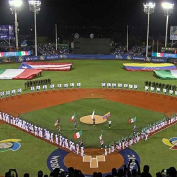 hotel hostal por el estadio de beisbol de los charros